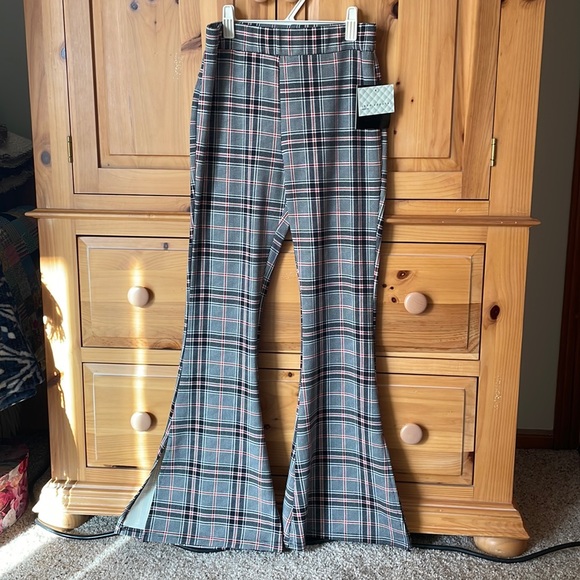 NWT Soho Apparel plaid stretchy bell bottom leggings - Picture 1 of 9